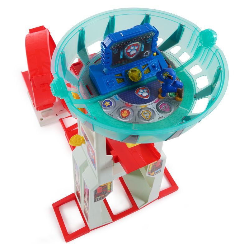 Psići u ophodnji velika kula Rescue Wheels