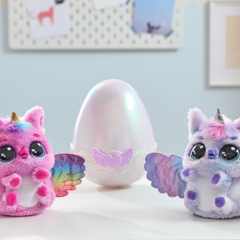 Hatchimals je interaktivna životinja jednorog koja se voli maziti.