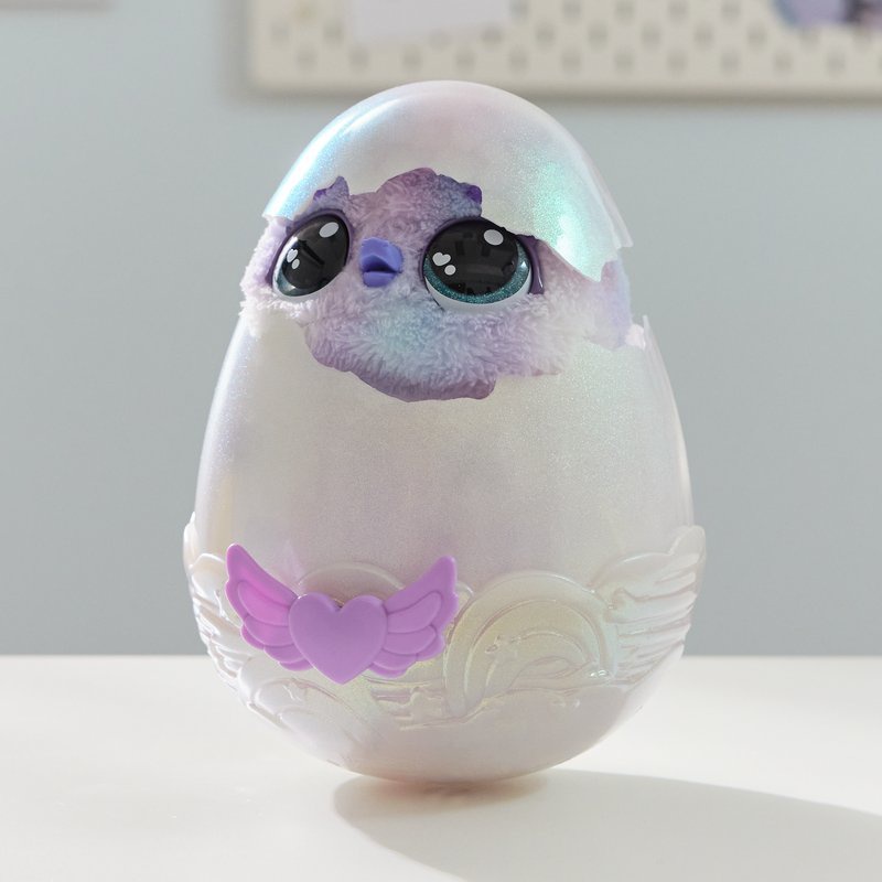 Hatchimals je interaktivna životinja jednorog koja se voli maziti.