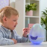 Hatchimals je interaktivna životinja zmaj koja se voli maziti.
