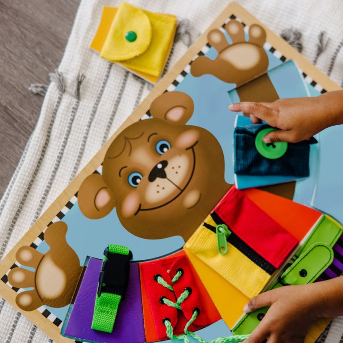 Melissa & Doug osnovna poduka o odijevanju