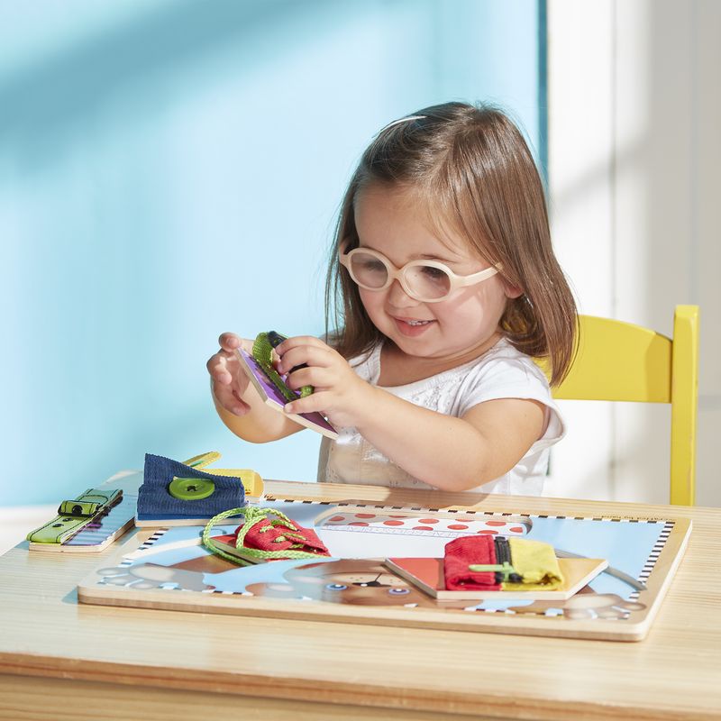 Melissa & Doug osnovna poduka o odijevanju