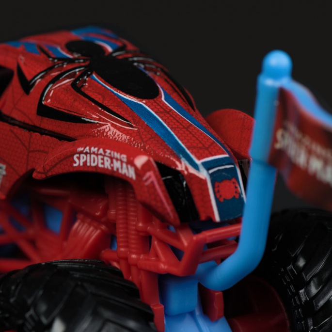 Monster Jam Marvel SpiderMan s2 kolekcionarski Monster Truck 1:64