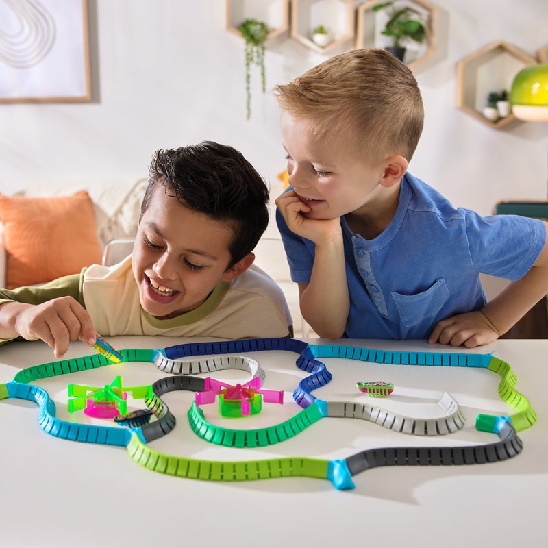 Hex Bots Nano Land set 3 minijaturna robotska kukaca i njihovo igralište