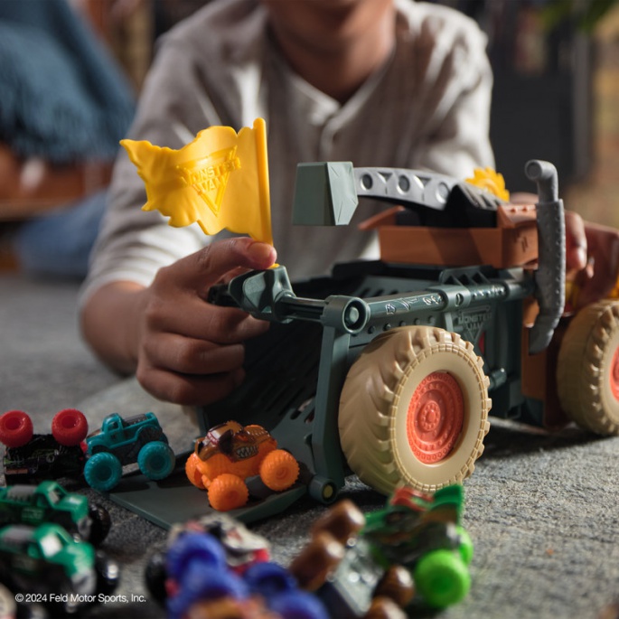 Monster Jam Megalodon Mad Hog Chomper set s velikim i malim automobilom