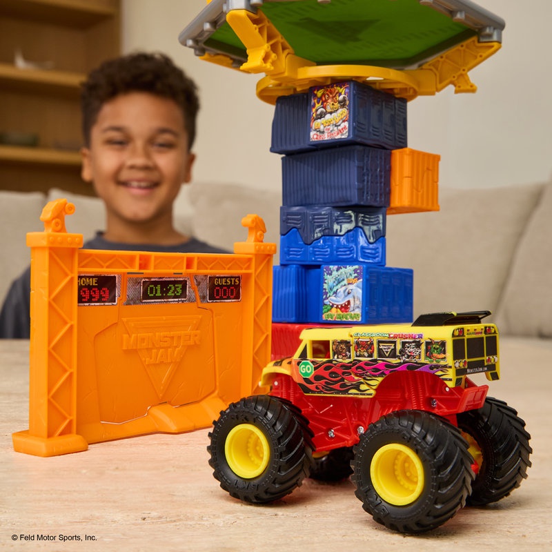 Monster Jam set s trampolinom i vozilom za popravak 1:64