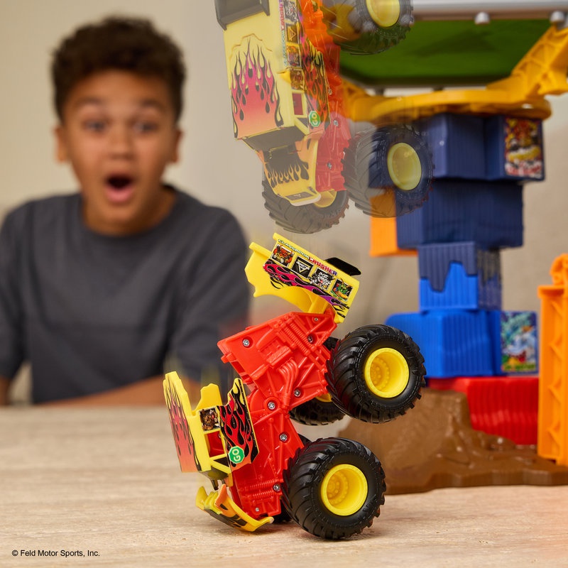 Monster Jam set s trampolinom i vozilom za popravak 1:64