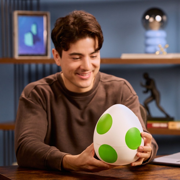 Yoshi interaktivna figurica koja se izlegne iz jajeta