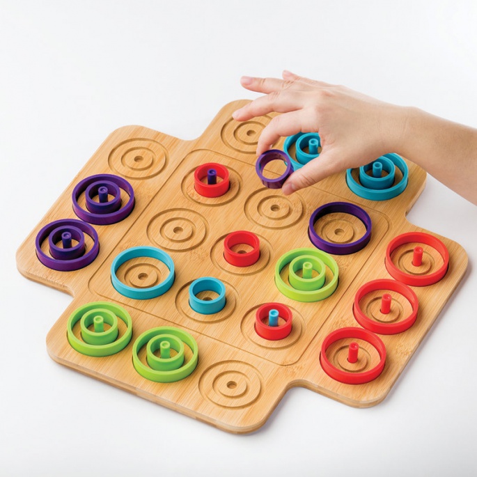 Spin Master Games Otrio drvena strateška igra