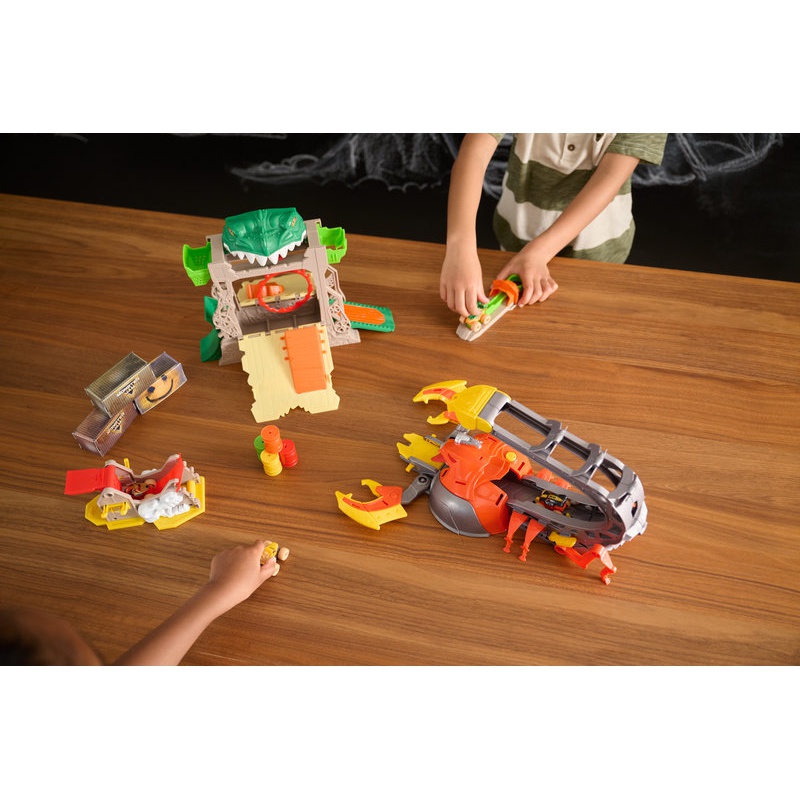 Monster Jam Dragon Dungeon of Doom igraći set 1:87