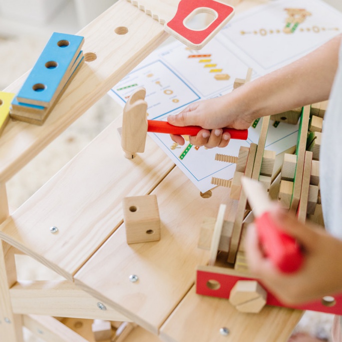 Melissa & Doug drveni radni stol s 55 građevnih dijelova