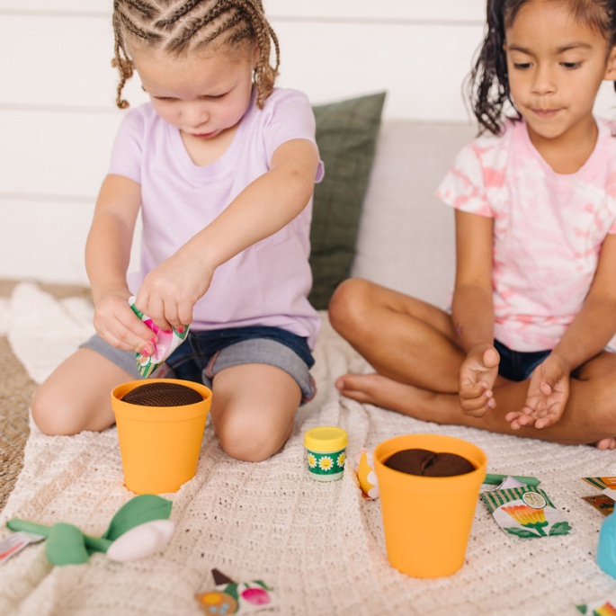 Melissa & Doug cvjetni vrtni Igrački set