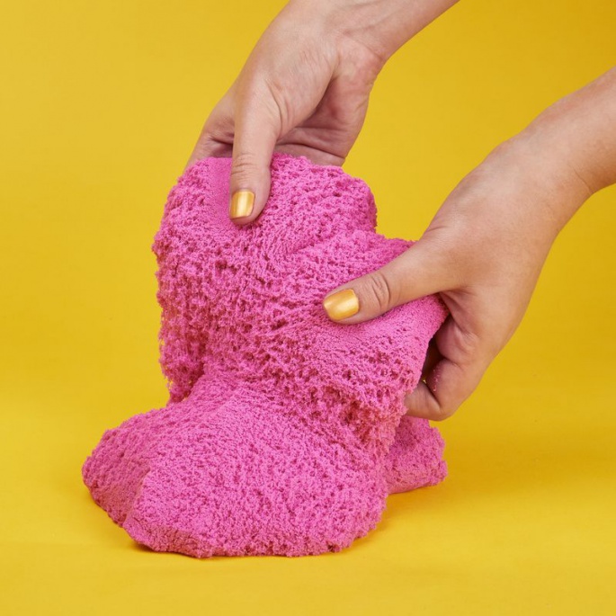 Kinetic Sand pakiranje sjajnog ružičastog pijeska 0,9 kg