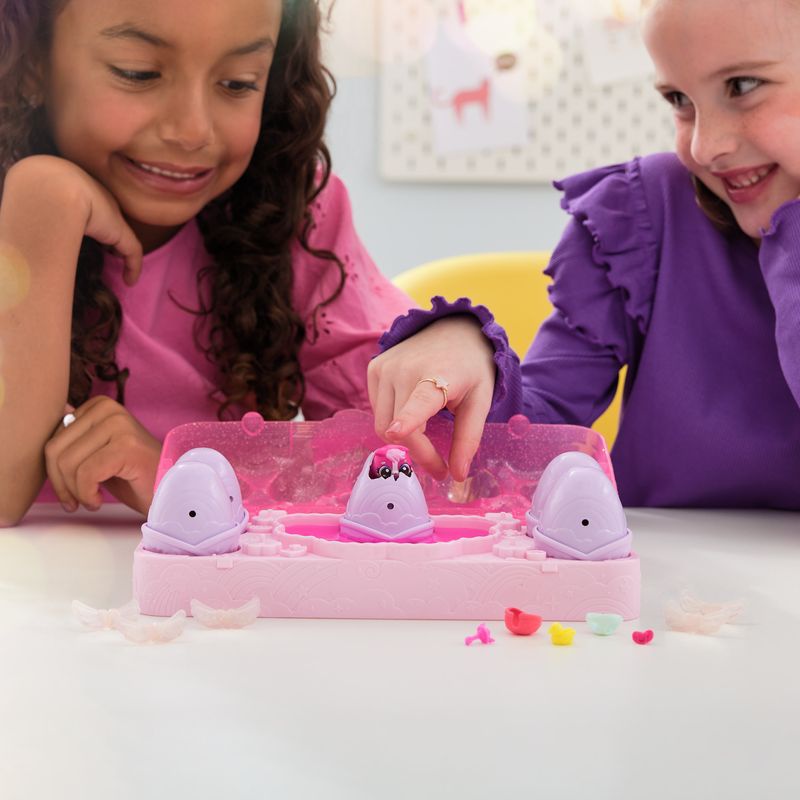 Hatchimals Alive kläckande djur i vatten kartong