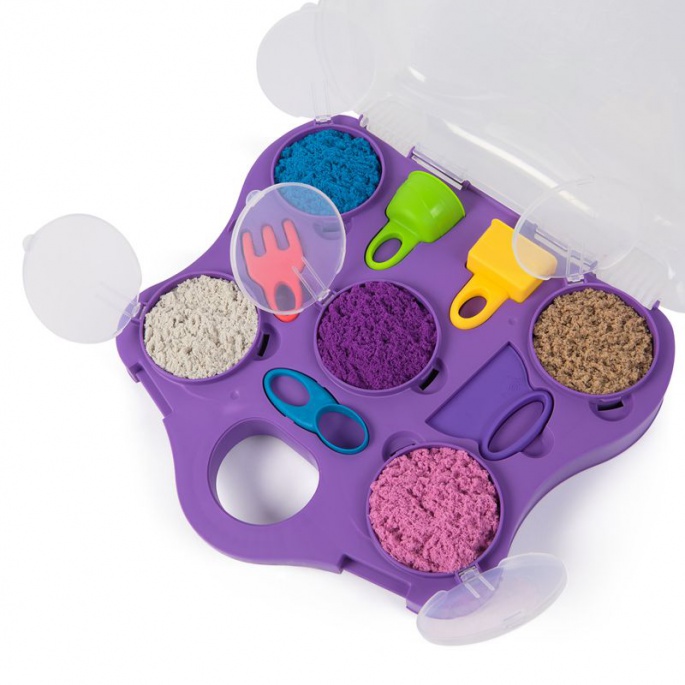 Kinetic Sand resväska med tillbehör
