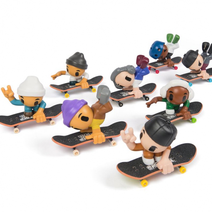 Tech Deck SK8 Crew fingerboard s figurkou dvojbalení černá kšiltovka a modrá helma