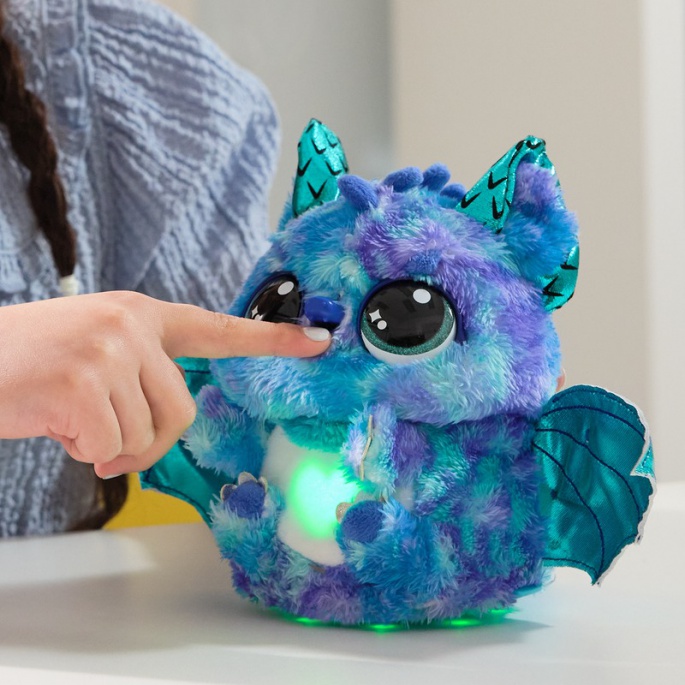 Akce 1+1: Hatchimals líhnoucí se interaktivní dráček + figurka Gábi v domečku ZDARMA