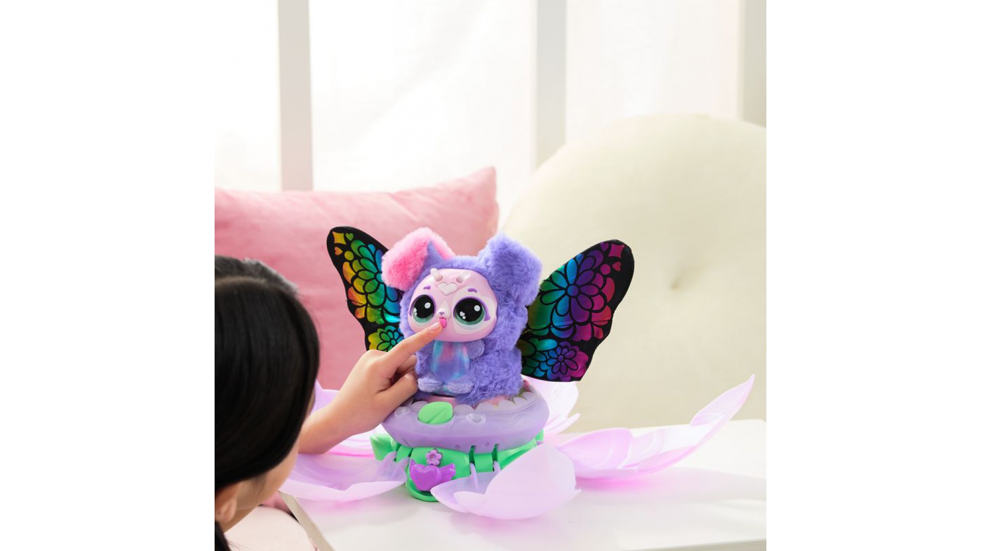 Hatchimals Bloomables púčik s prekvapením šteniatka