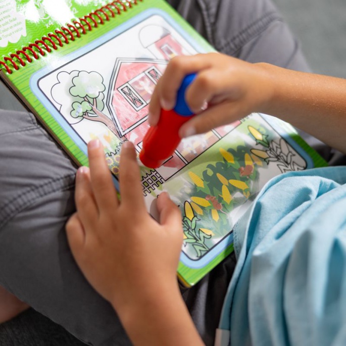 Melissa & Doug Water WOW magi med vatten gård