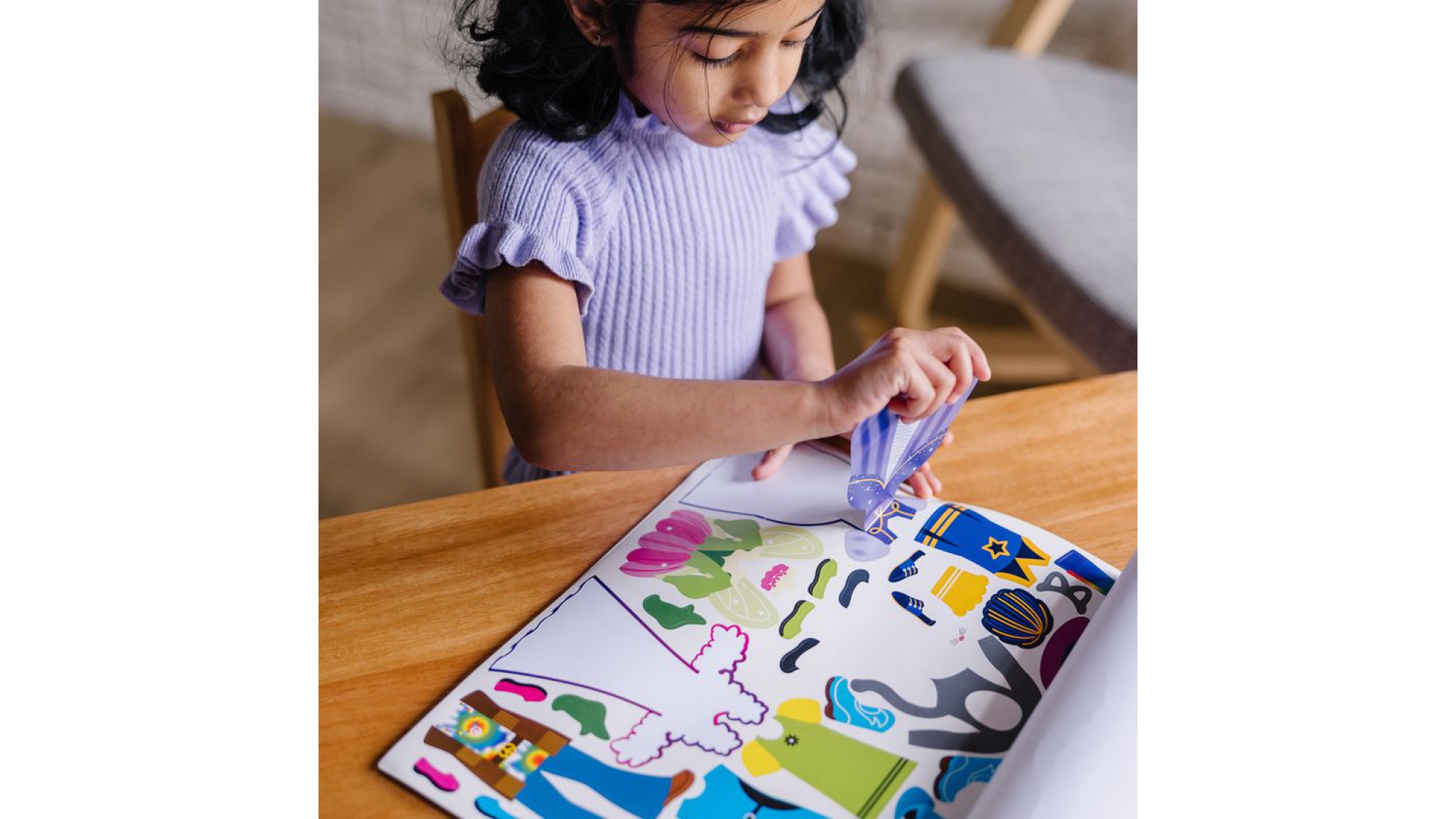 Melissa & Doug nálepky znovu použiteľné s podložkou - obliekanie