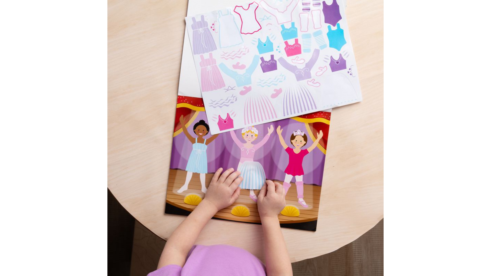 Melissa & Doug nálepky znovu použiteľné s podložkou - obliekanie