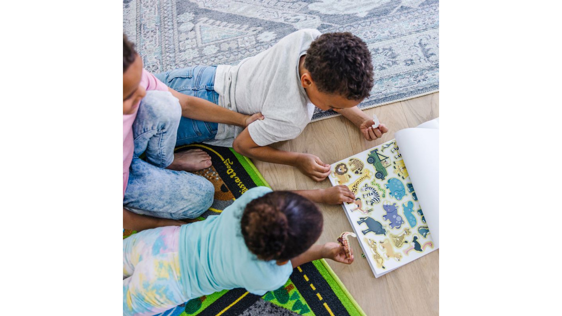 Melissa & Doug nálepky opakovane použiteľné s podložkou - svet zvierat
