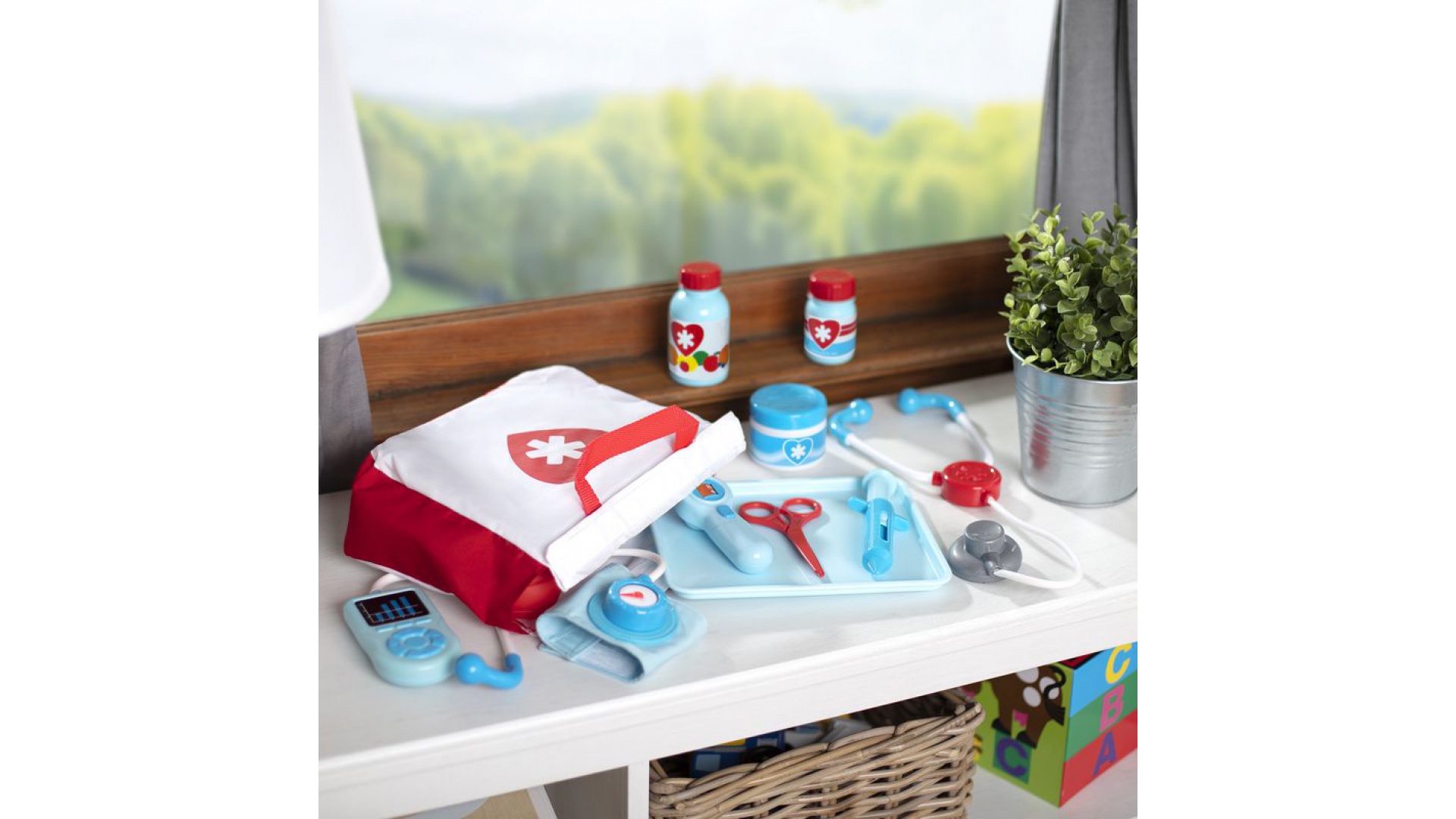Výhodná sada: Melissa & Doug hra na doktora + hra na veterinára