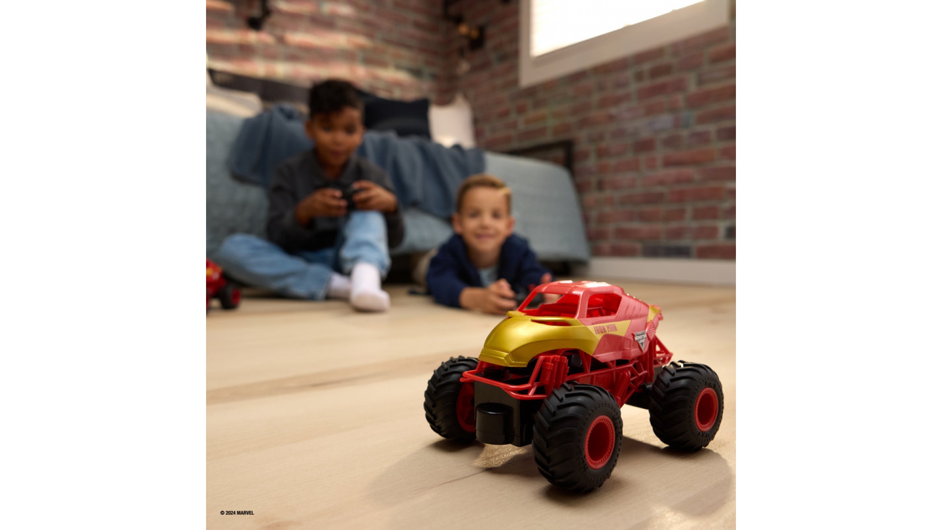 Monster Jam Iron Man RC Monster Truck 1:24