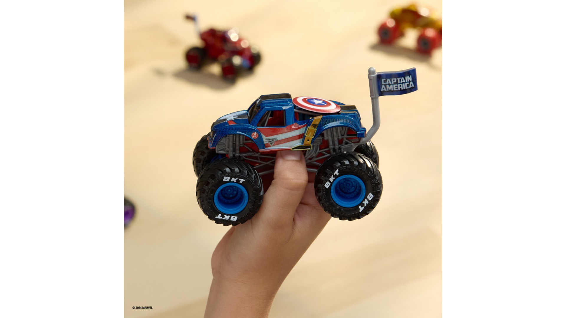 Monster Jam Marvel Captain America s2 zberateľský Monster Truck 1:64