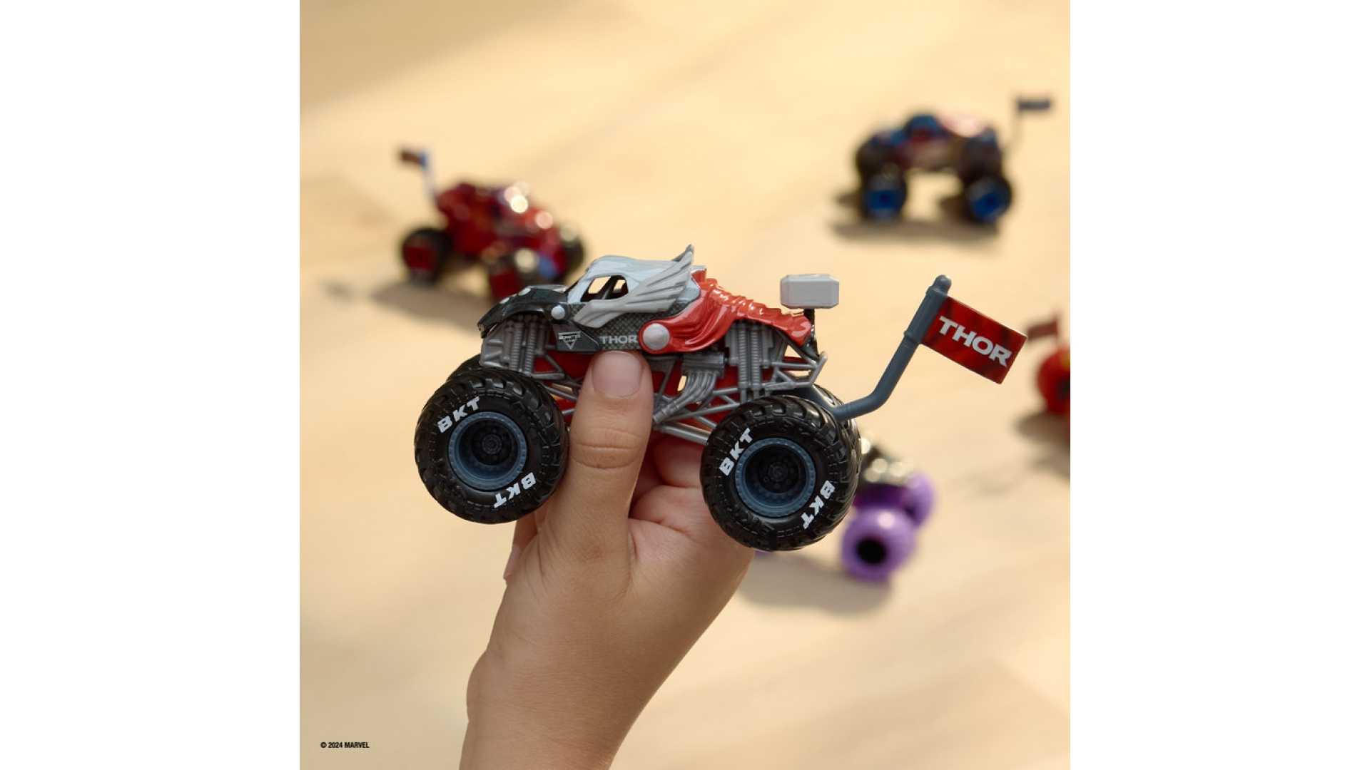 Monster Jam Marvel Thos s1 zberateľský Monster Truck 1:64