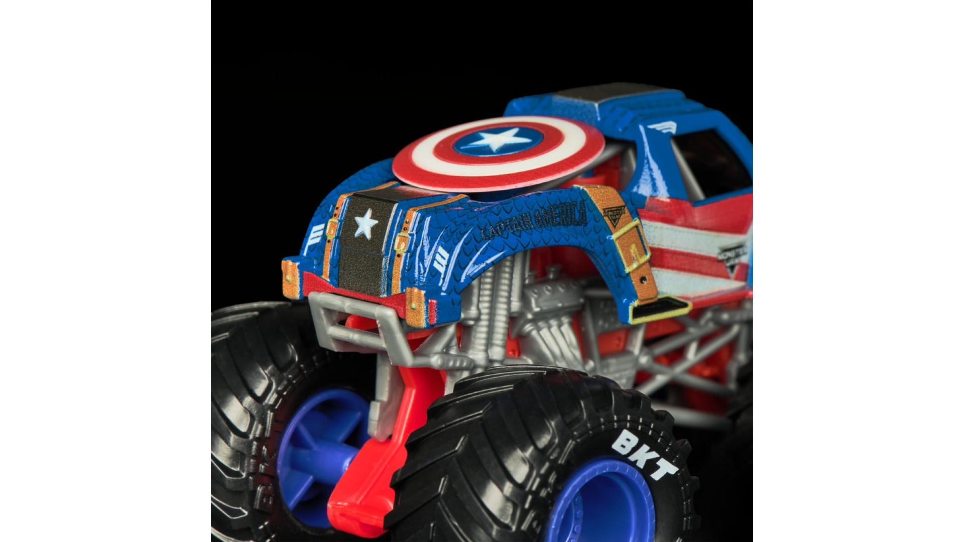 Monster Jam Captain America vs Winter Soldier sada 2 Monster Truckov 1:64