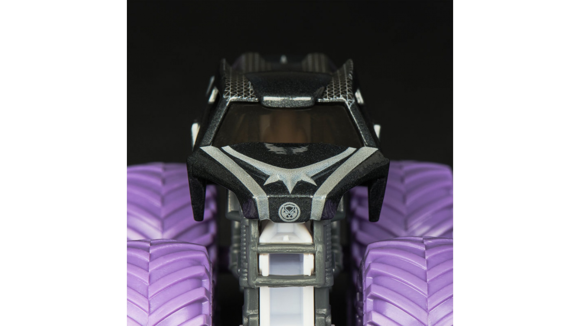 Monster Jam Superman vs Black Panther sada 2 Monster Truckov 1:64