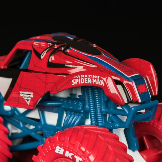 Monster Jam Superman vs Black Panther sada 2 Monster Trucků 1:64