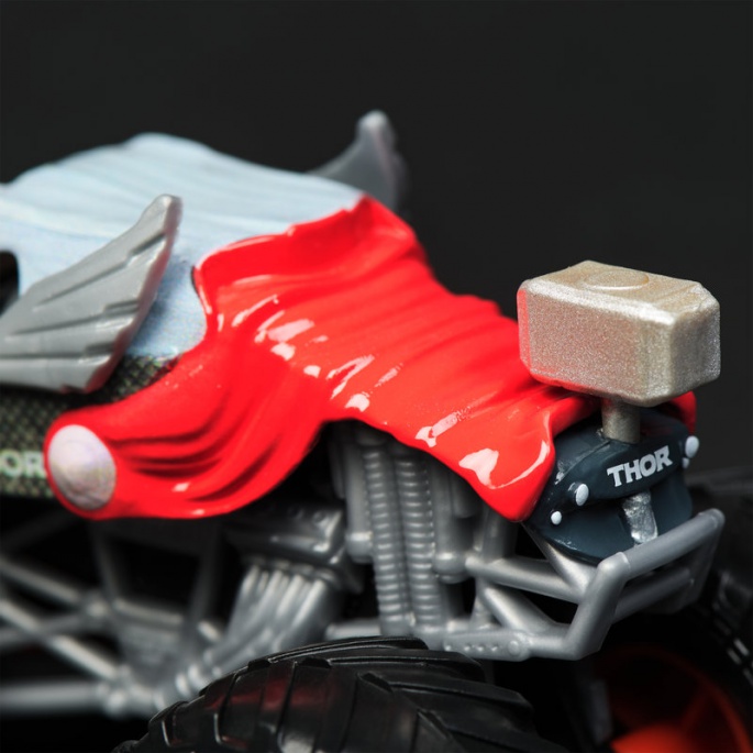 Monster Jam Thanos vs Thor sada 2 Monster Trucků 1:64