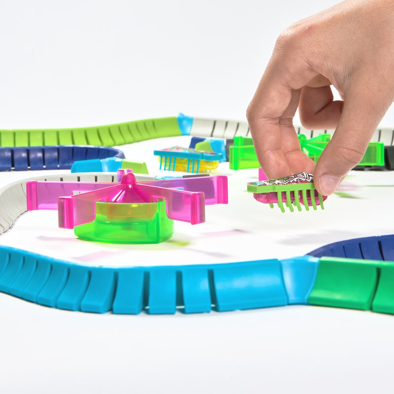 Hex Bots Nano Land sada 3 miniaturních robotických brouků a jejich hřiště