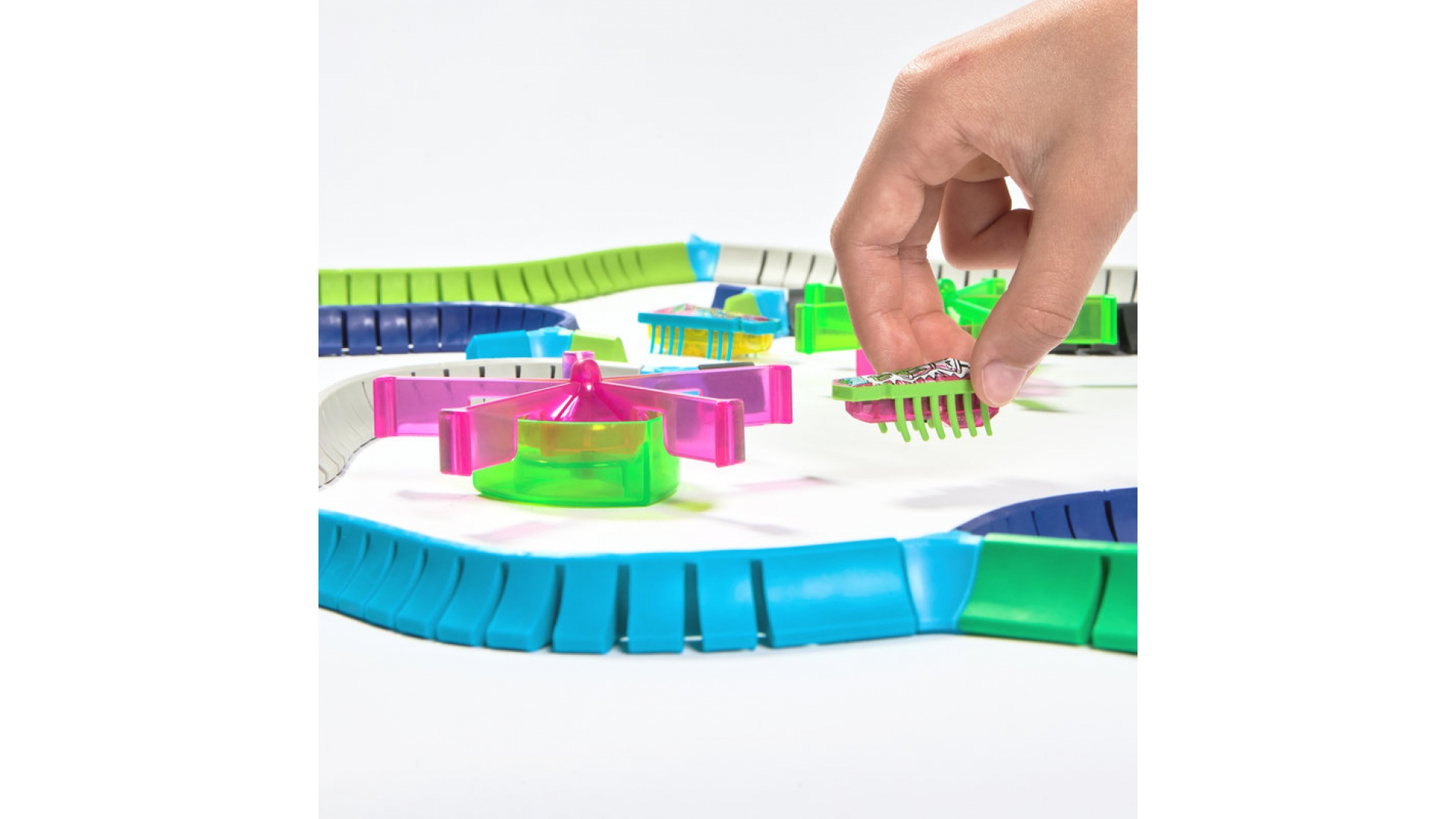 Hex Bots Nano Land sada 3 miniatúrnych robotických chrobákov a ich ihrisko