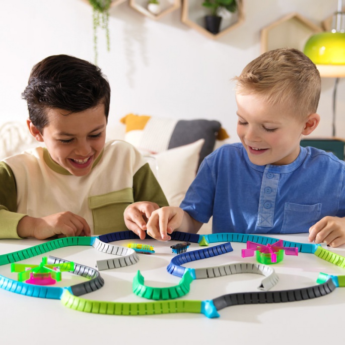 Hex Bots Nano Land sada 3 miniaturních robotických brouků a jejich hřiště