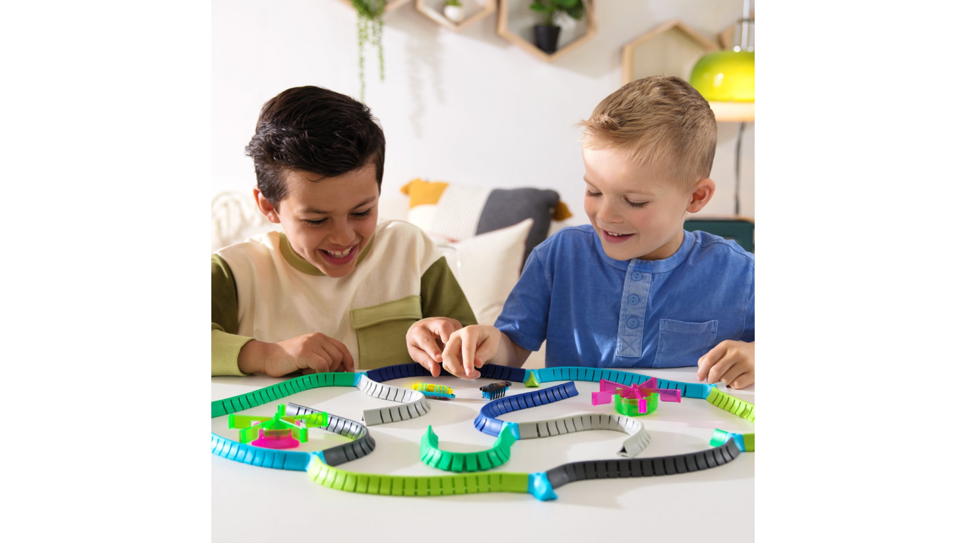 Hex Bots Nano Land sada 3 miniatúrnych robotických chrobákov a ich ihrisko