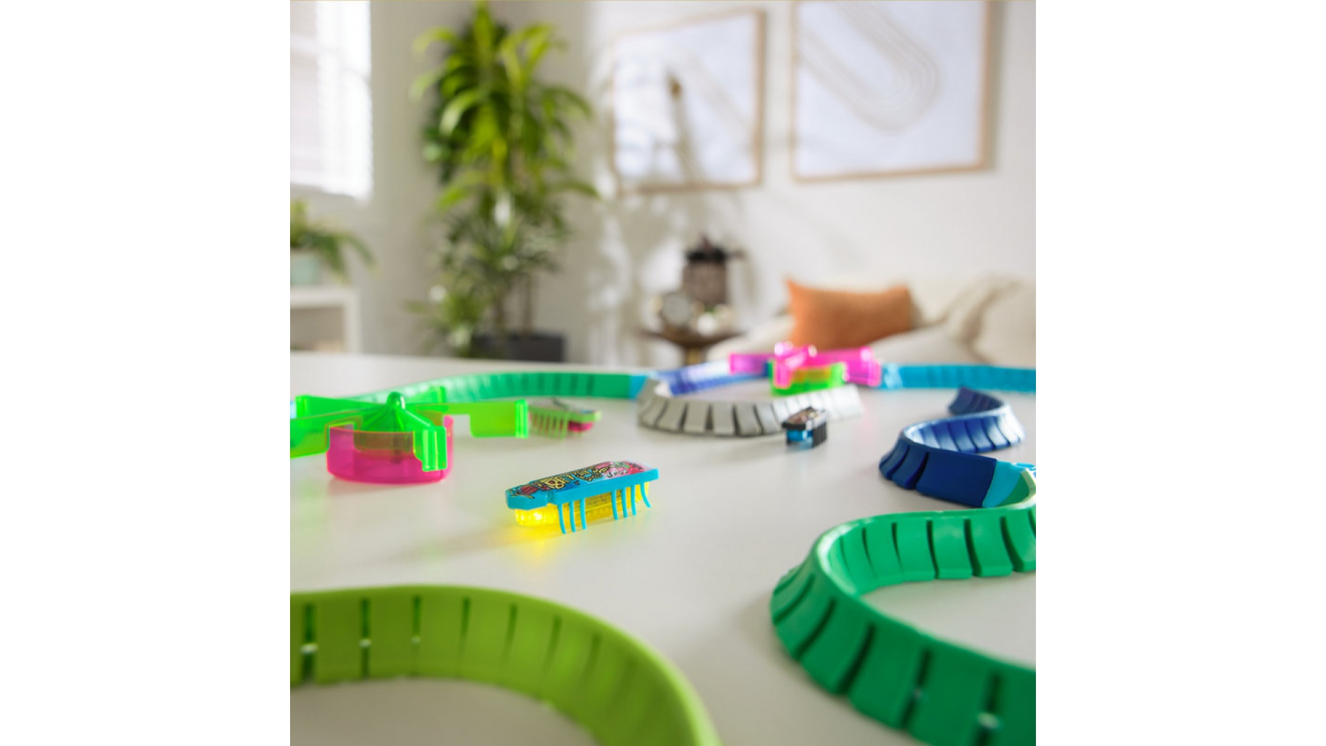 Hex Bots Nano Land sada 3 miniatúrnych robotických chrobákov a ich ihrisko
