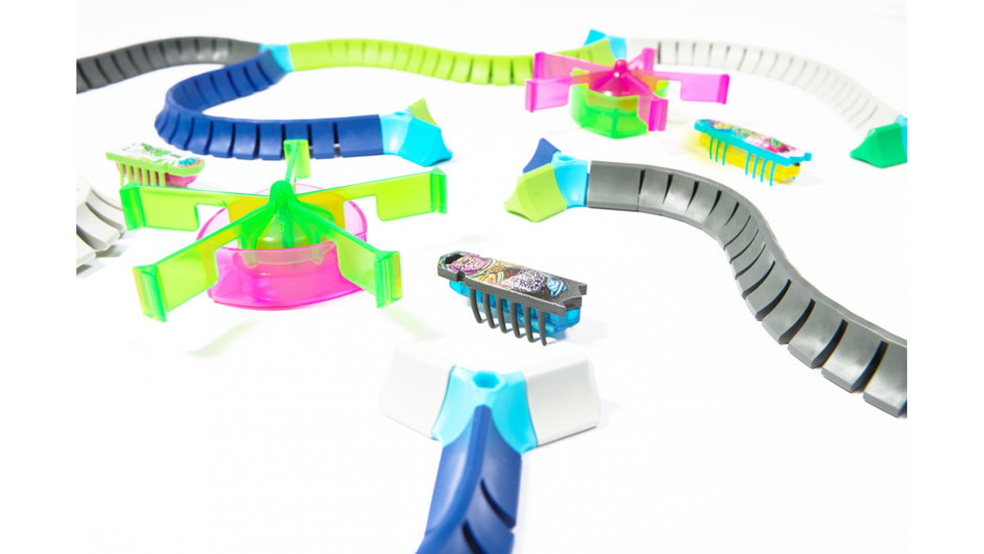 Hex Bots Nano Land sada 3 miniatúrnych robotických chrobákov a ich ihrisko