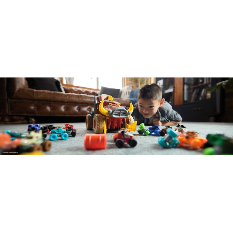 Monster Jam Megalodon Mad Hog Chomper sada s velkým a malým autem