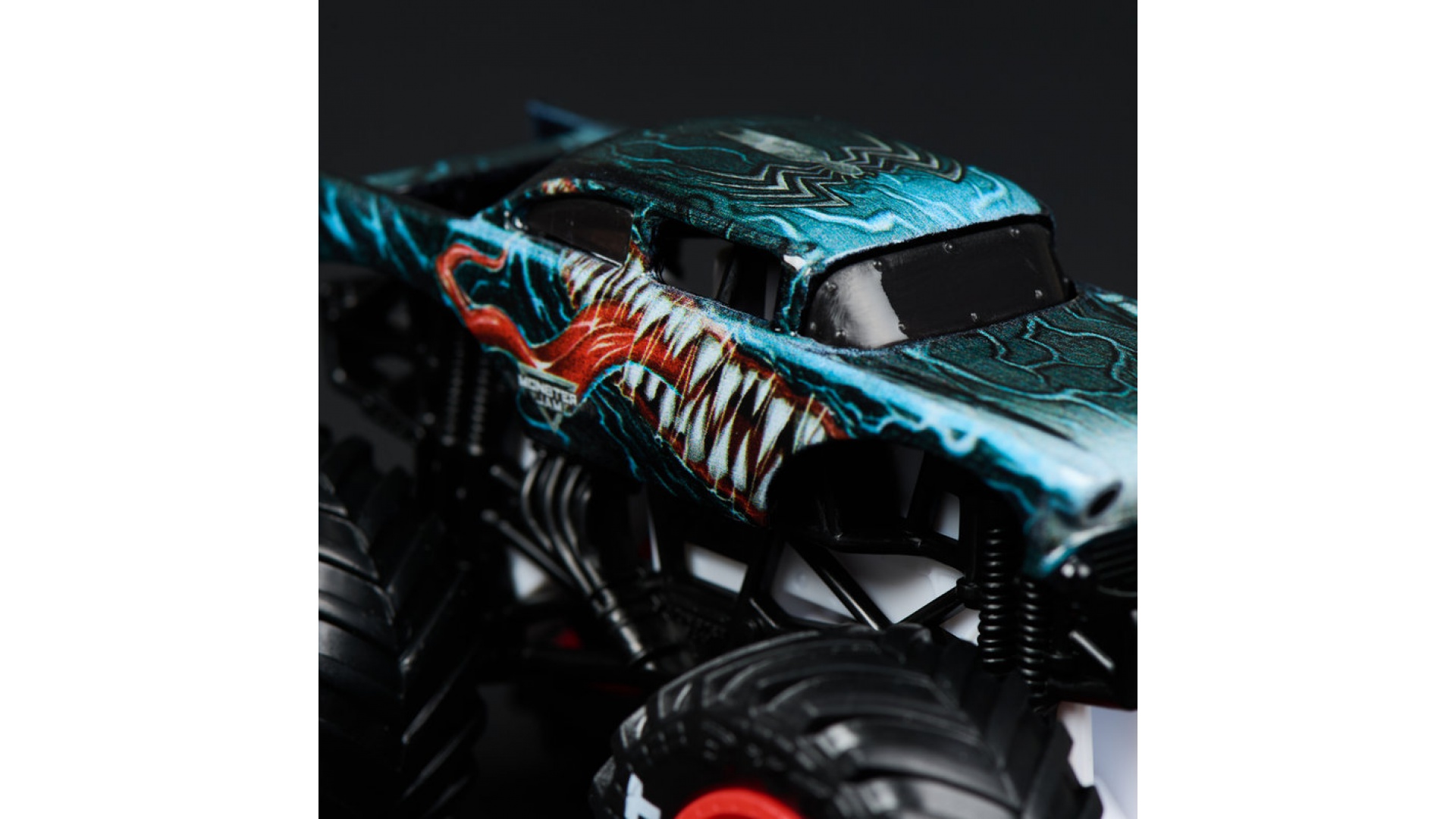Monster Jam Spider-Man vs Venom sada 2 Monster Truckov 1:64