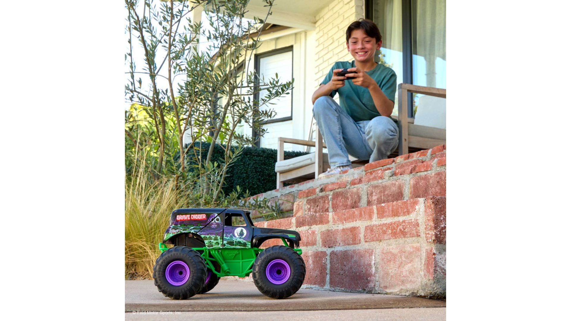 Monster Jam Grave Digger RC opraviteľný Monster Truck 1:15