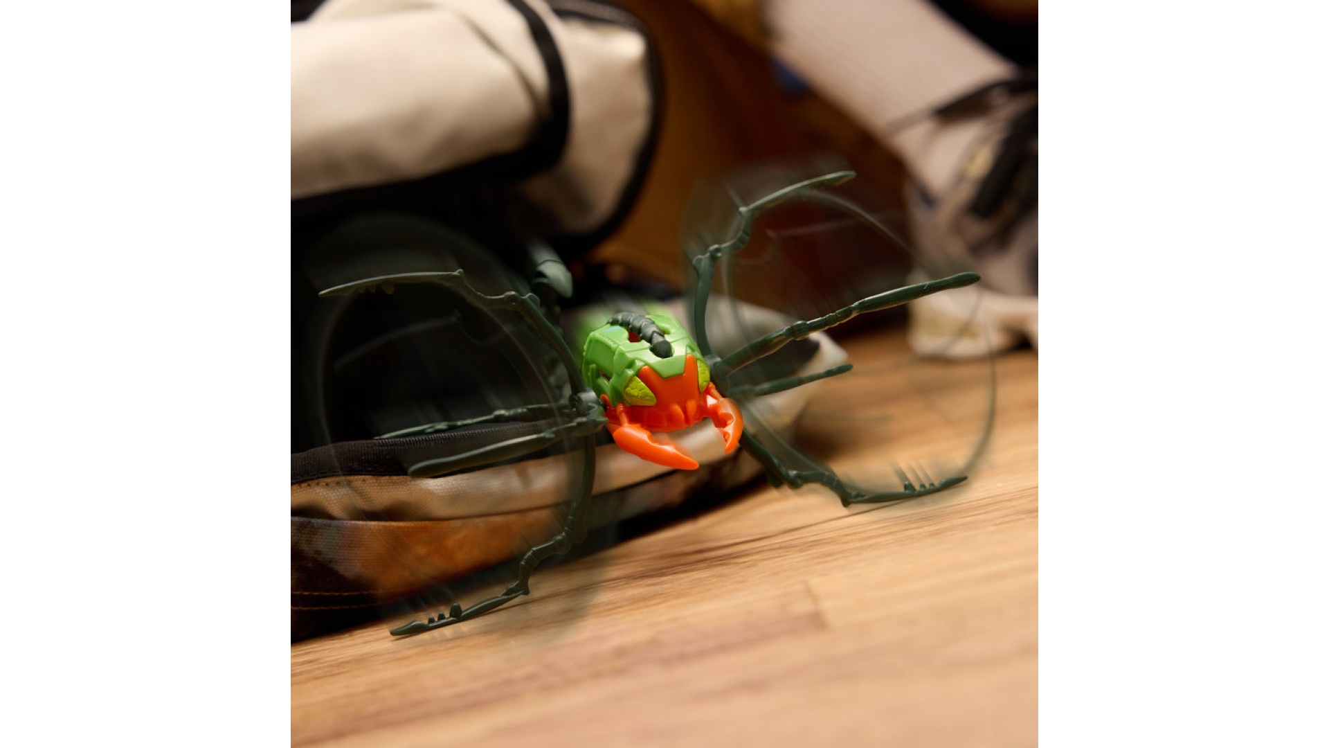 Hex Bots Skitter Bot lezúci škorpión
