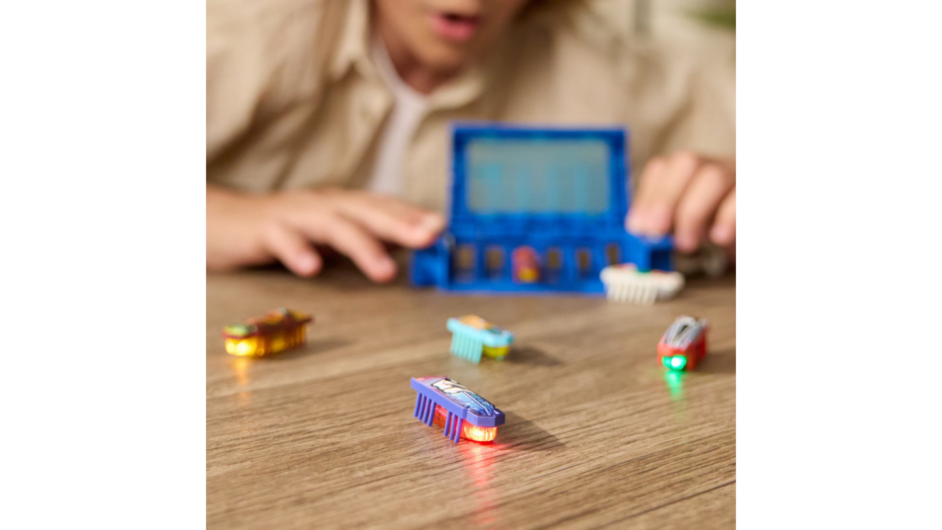 Hex Bots Nano odpaľovacie zariadenie s miniatúrnym robotickým chrobákom