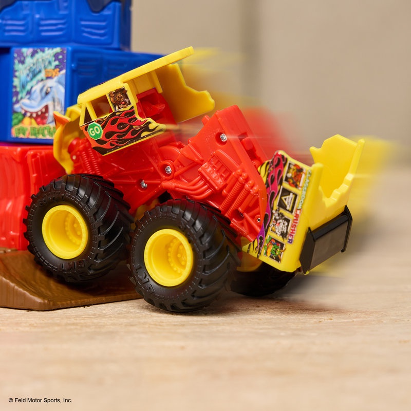 Monster Jam sada s trampolínou a opravovacím autem 1:64