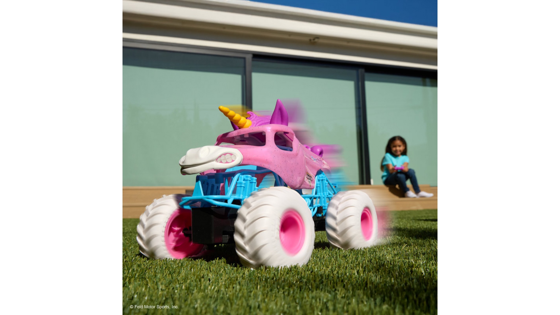 Monster Jam Sparkle Smash RC Monster Truck 1:15