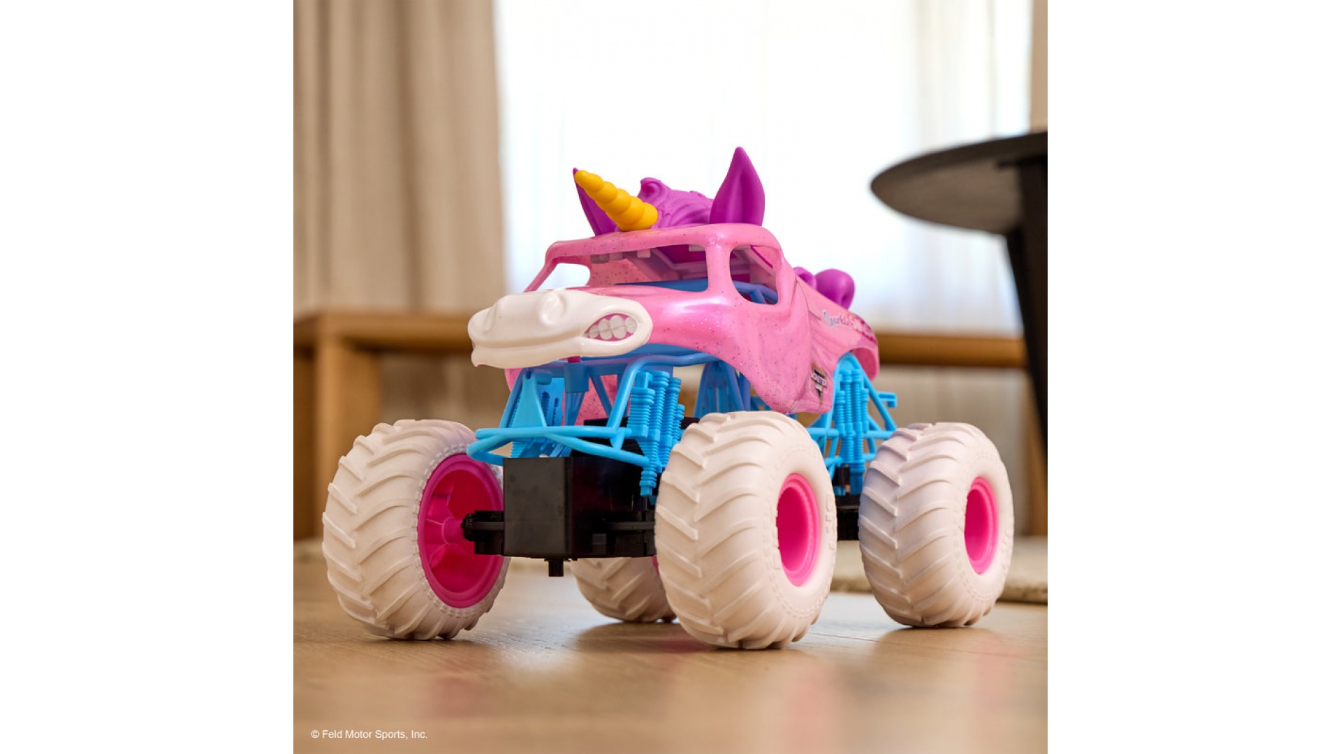 Monster Jam Sparkle Smash RC Monster Truck 1:15