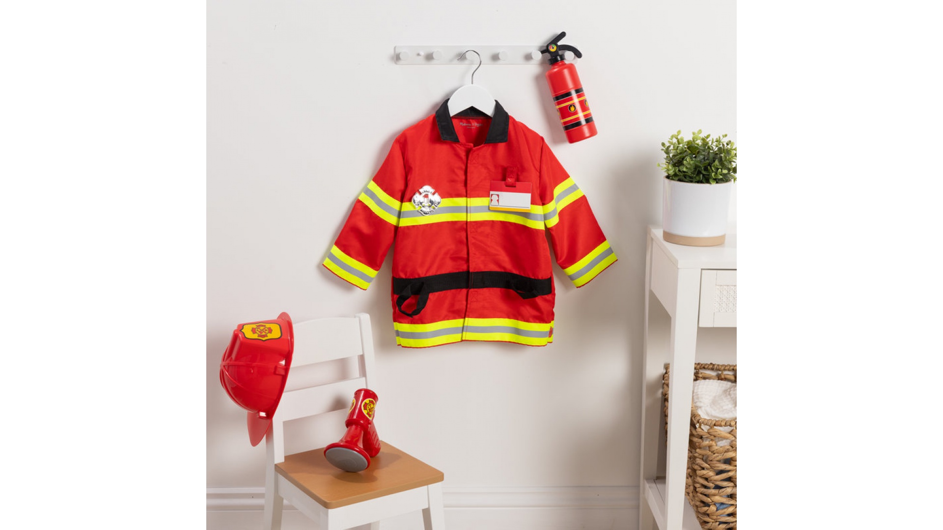 Melissa & Doug detský kostým hasiča s doplnkami