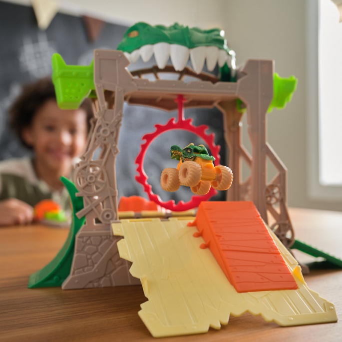 Monster Jam Dragon Dungeon of Doom σετ παιχνιδιού 1:87